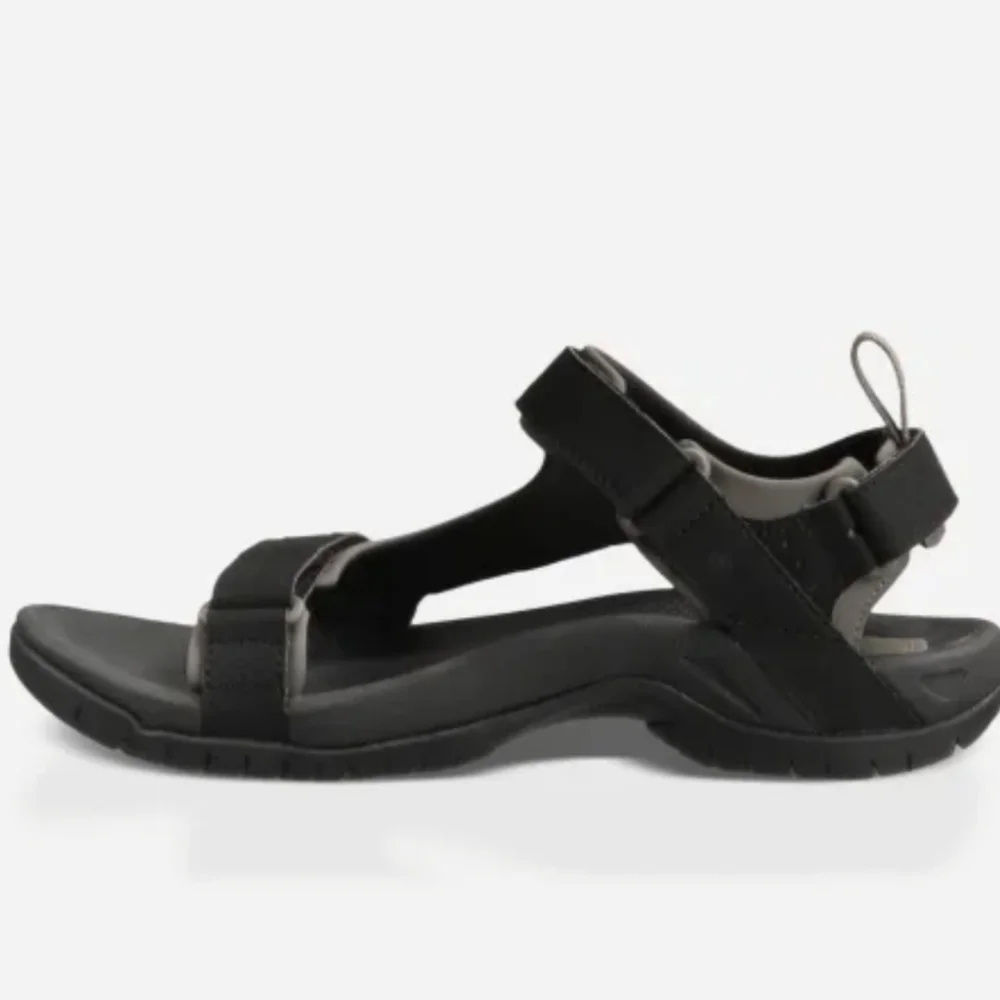 Teva Minam Sandals size 9